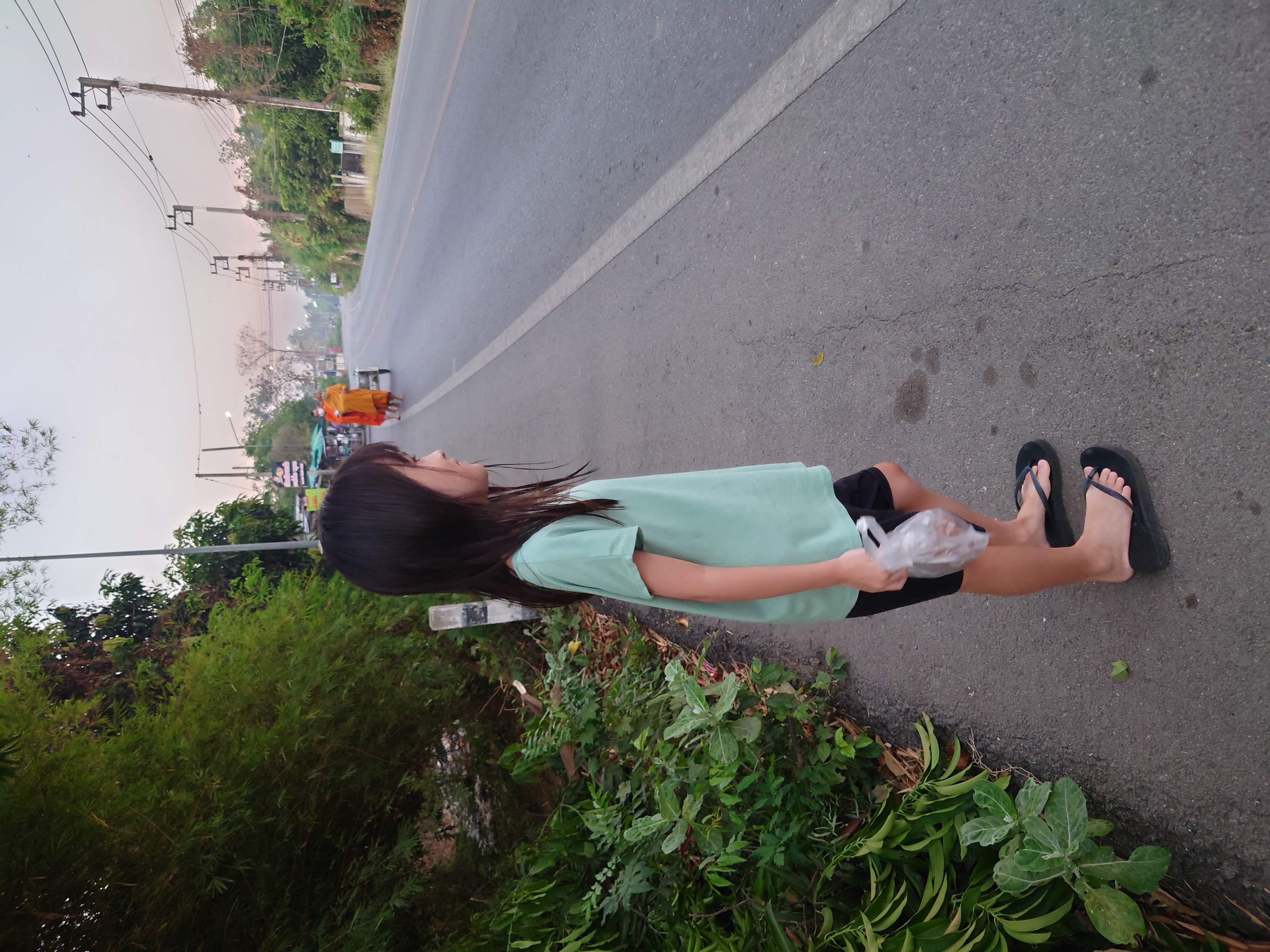 ใส่บาตรเช้าวันพุธ
