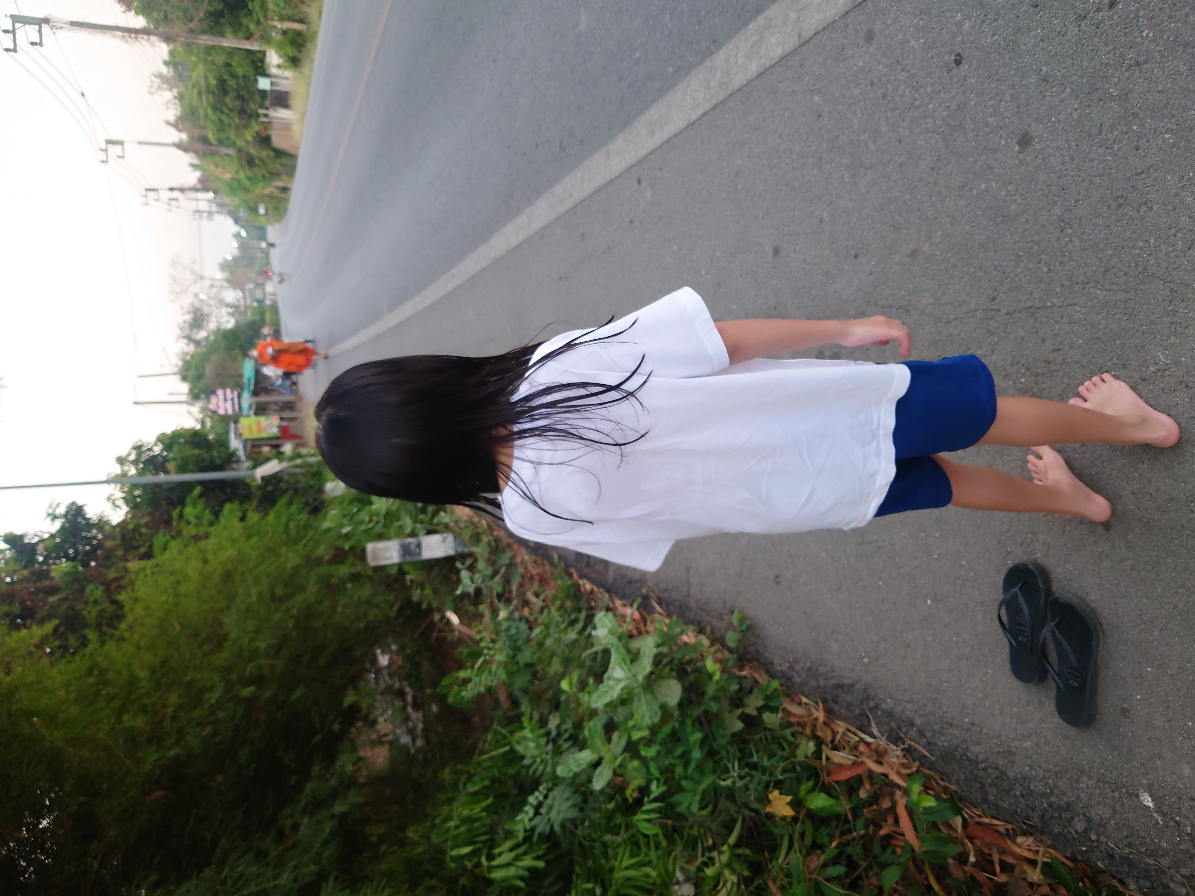 ใส่บาตร