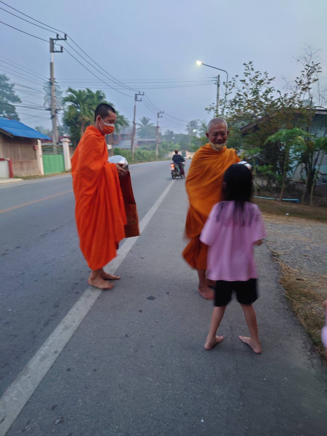 เช้าวันใส่บาตร
